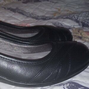 LIFESTRIDE VELOCITY MEMORY FOAM SHOES